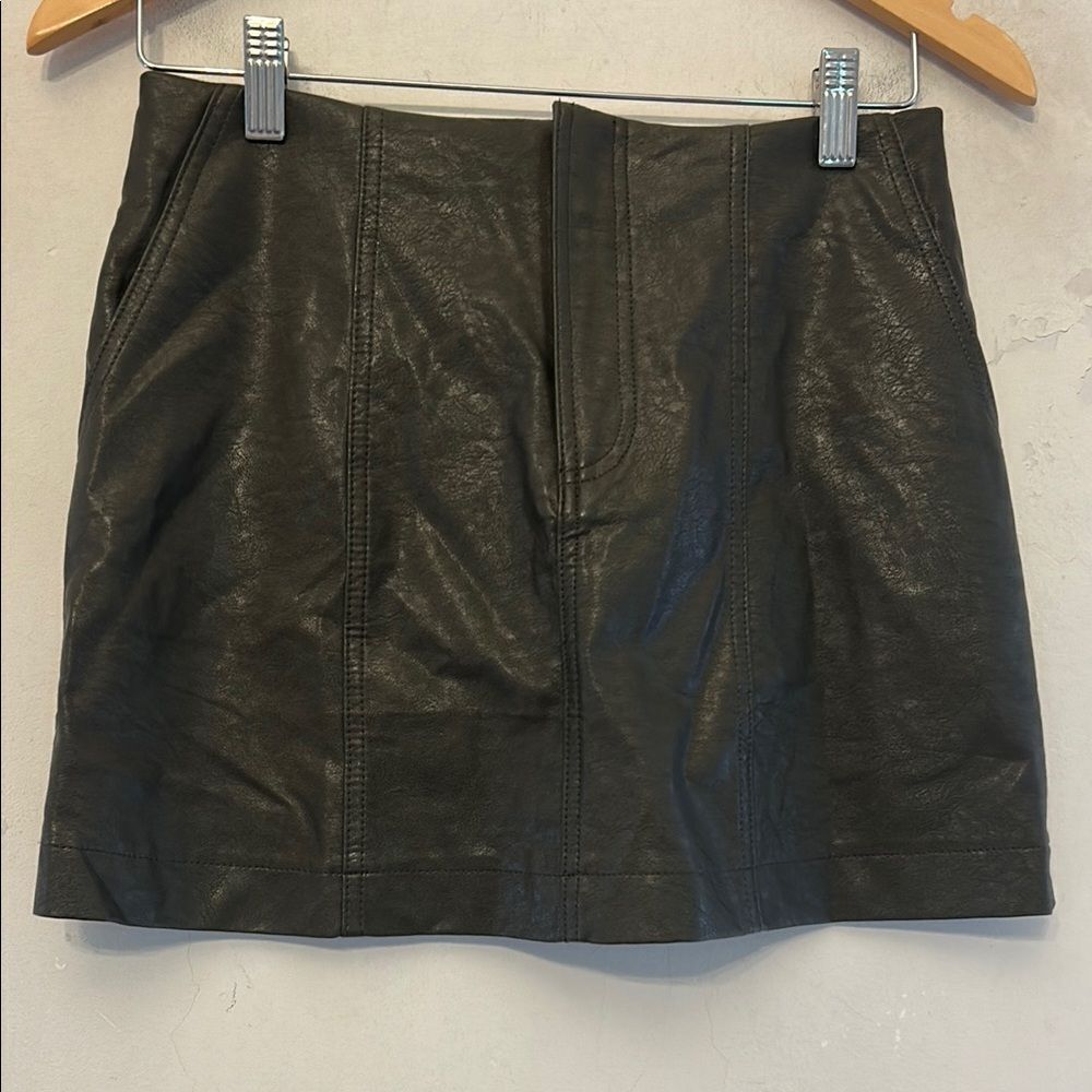 She + Sky Brown Faux Leather Mini Skirt Size S EUC